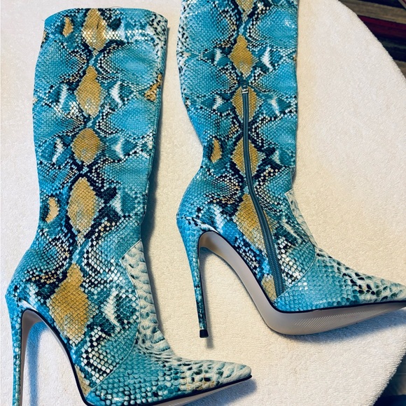 Anything But Monday Shoes - Brand New Knee High Boots - Size 39 EURO / 9 USA - boot shaft height 17”- Box 48